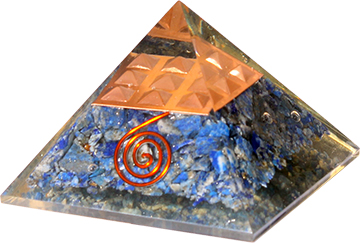 Orgonit Pyramide Lapislazuli mit Kupferspirale