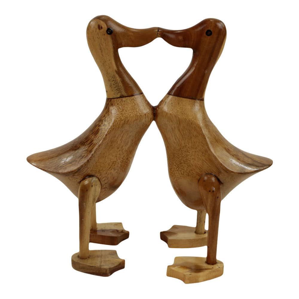 Statue aus Holz K-ssende Enten (29 x 28 cm)