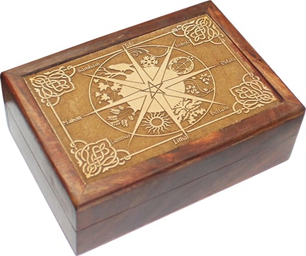 Tarotbox mit eingraviertem heidnischen-Wicca-Kalender